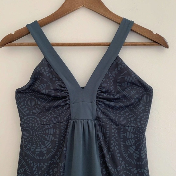 Patagonia Corinne Geometric V Neck Dress Small Grey Athleisure - Picture 2 of 7